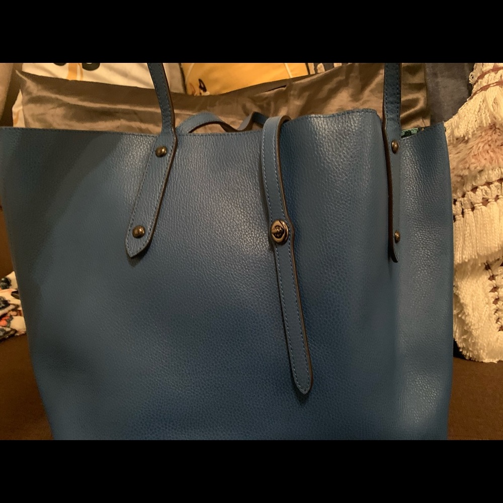 Coach Turnlock tote leather blue